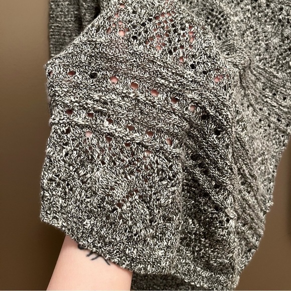 LIKE NEW Cloud Chaser Hooded Pullover - Picture 4 of 4